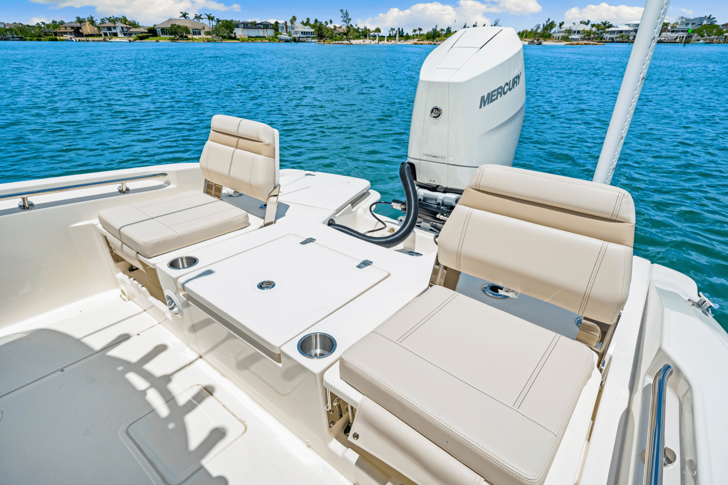 2025 Boston Whaler 250 Dauntless Image Thumbnail #30