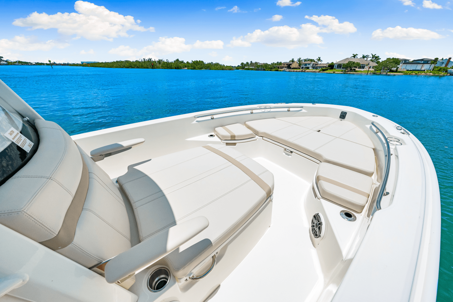 2025 Boston Whaler 250 Dauntless Image Thumbnail #25