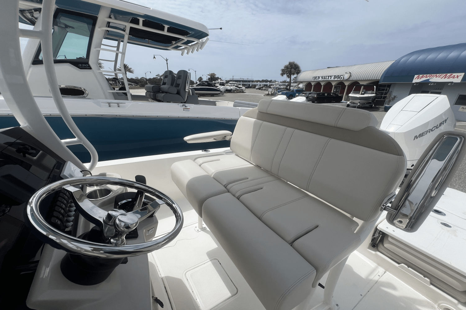 2025 Boston Whaler 250 Dauntless Image Thumbnail #13