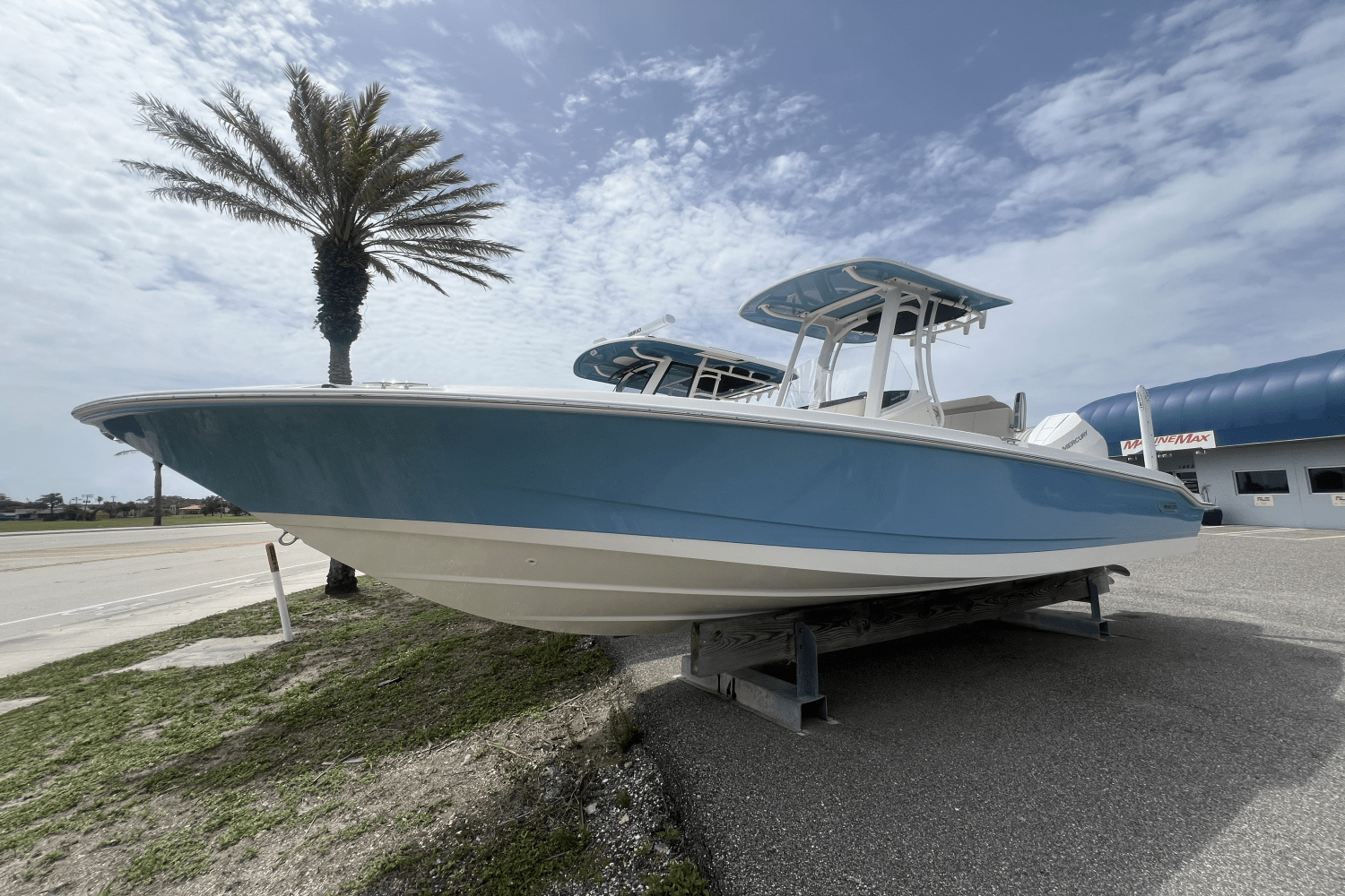 2025 Boston Whaler 250 Dauntless Image Thumbnail #5