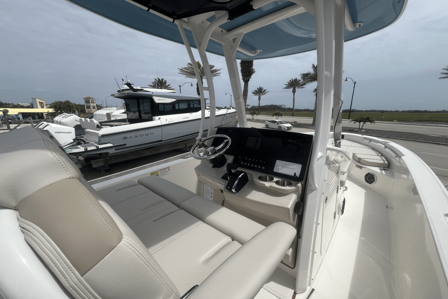 2025 Boston Whaler 250 Dauntless Image Thumbnail #10