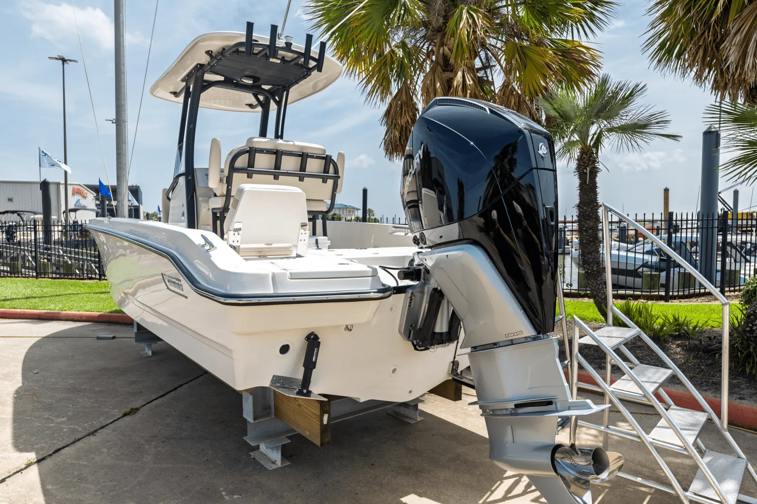 2025 Boston Whaler 250 Dauntless Image Thumbnail #18