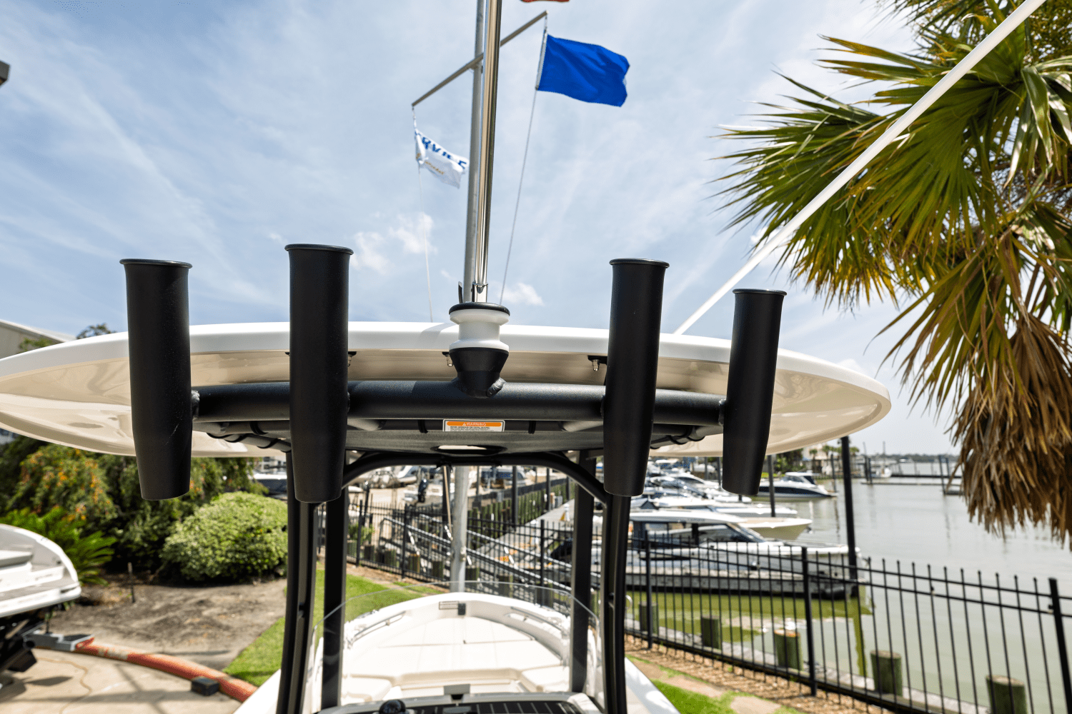 2025 Boston Whaler 250 Dauntless Image Thumbnail #9