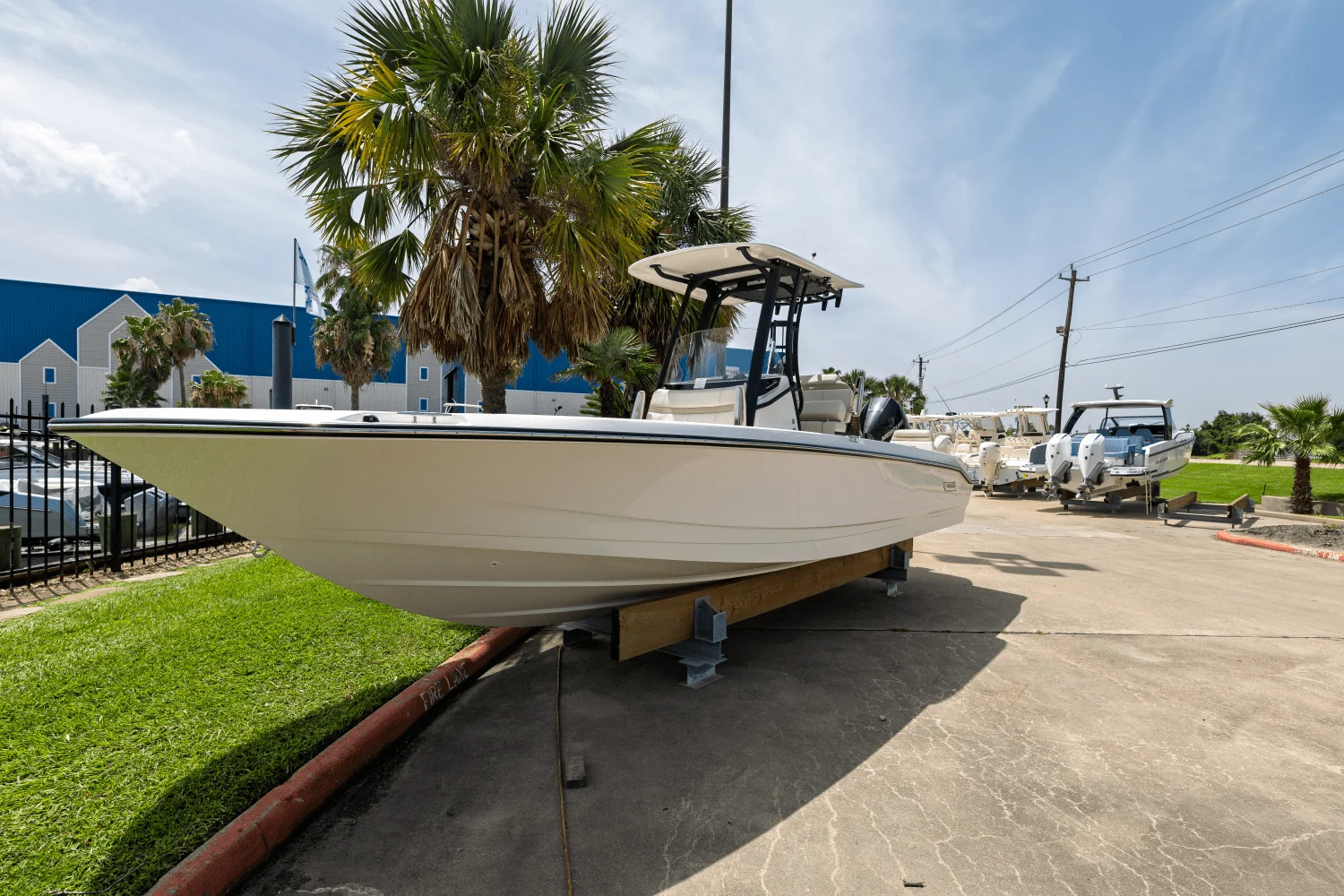 2025 Boston Whaler 250 Dauntless Image Thumbnail #1
