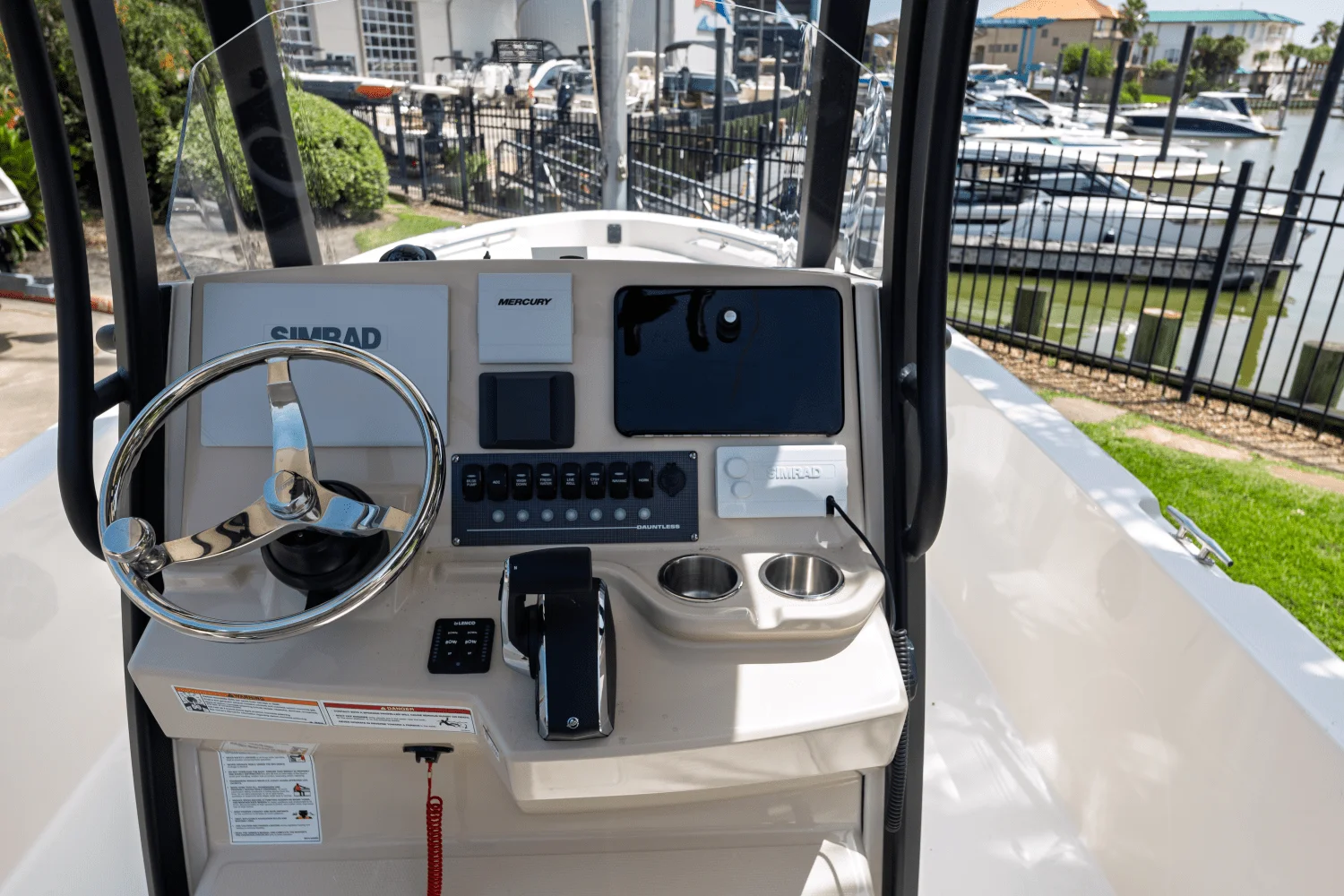 2025 Boston Whaler 250 Dauntless Image Thumbnail #4