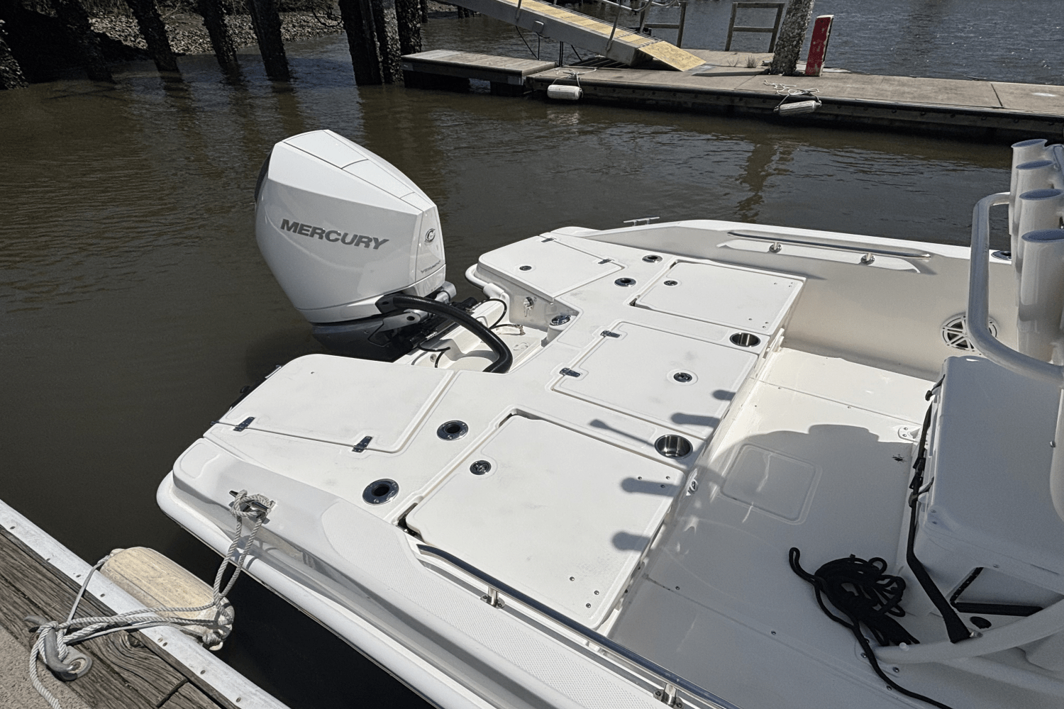 2025 Boston Whaler 250 Dauntless Image Thumbnail #10