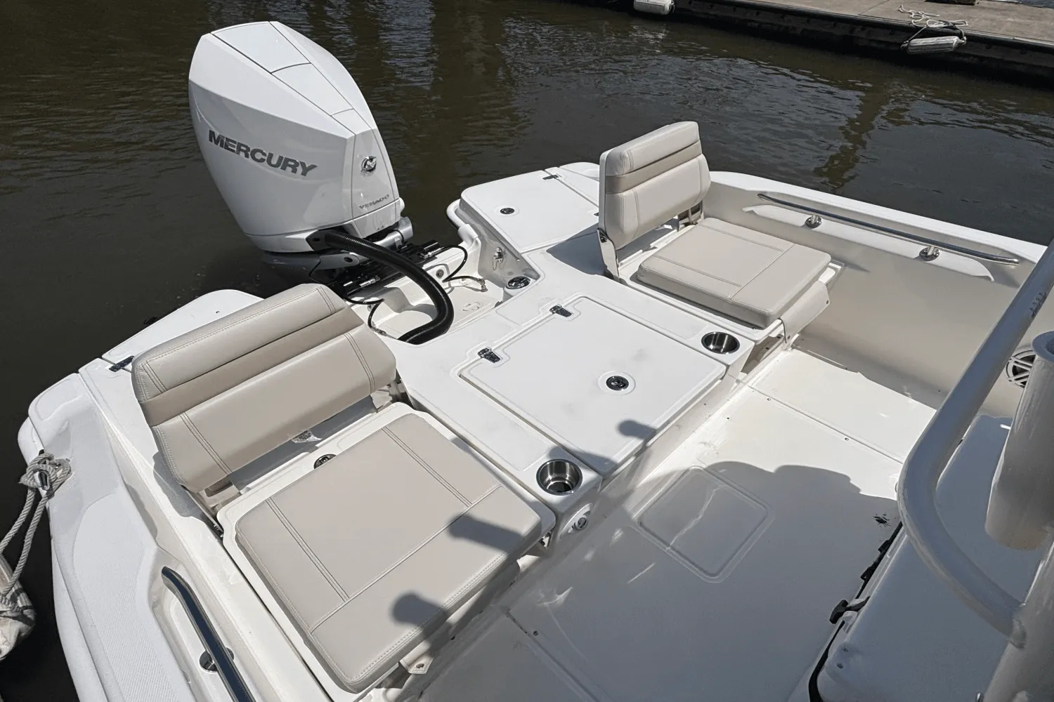 2025 Boston Whaler 250 Dauntless Image Thumbnail #16