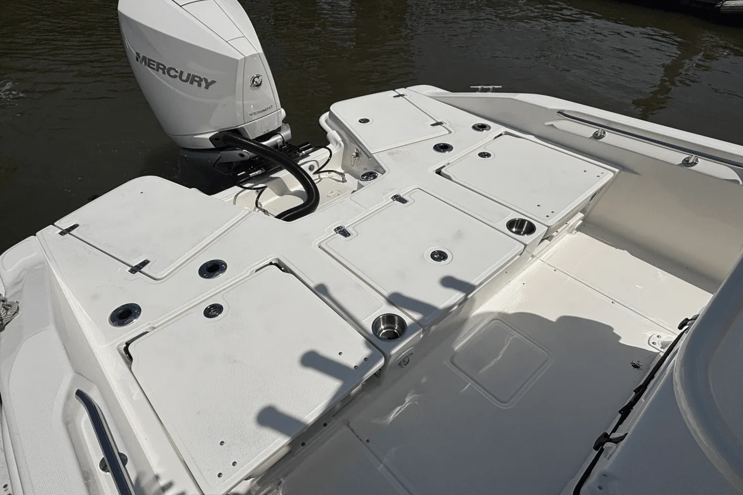 2025 Boston Whaler 250 Dauntless Image Thumbnail #15