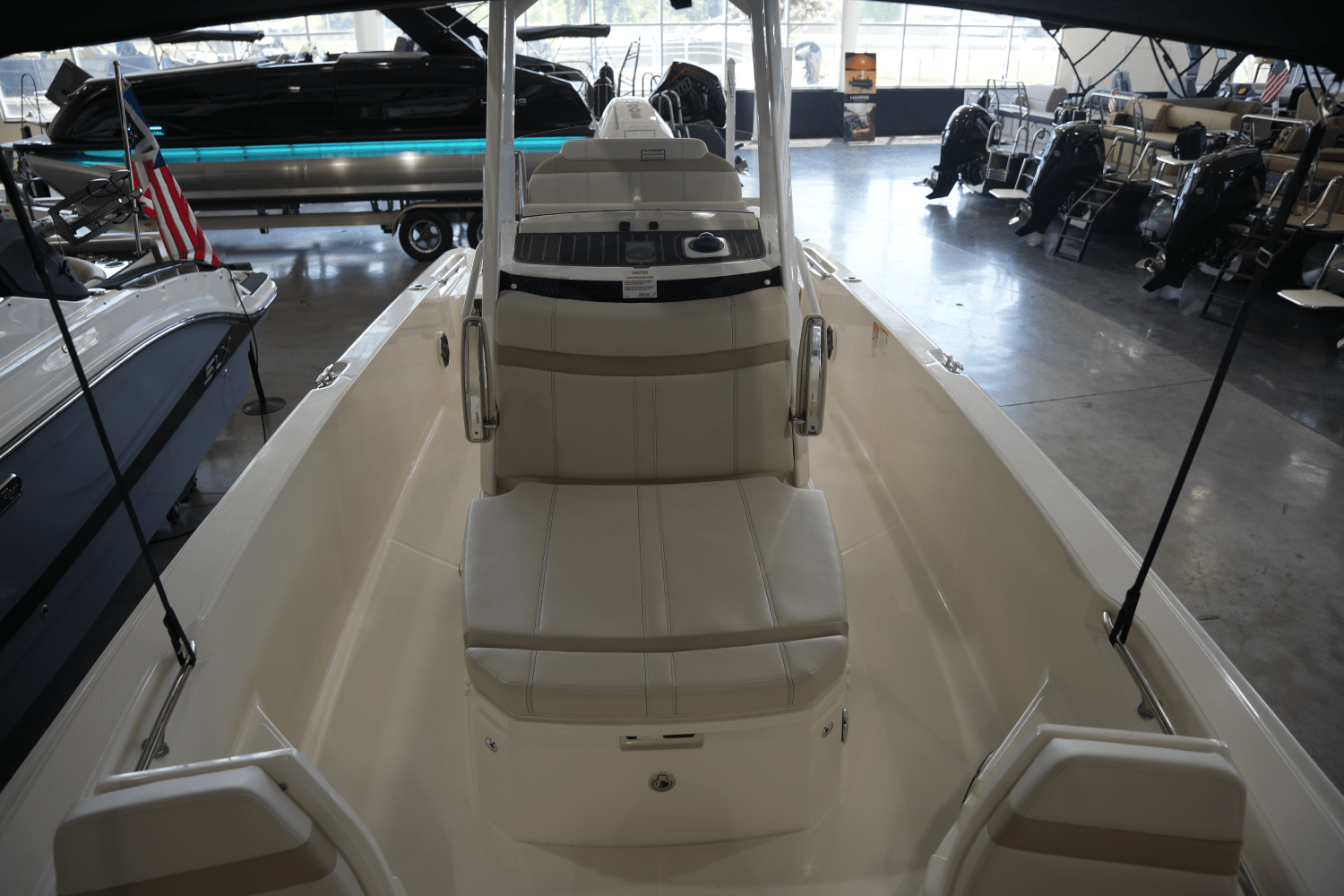 2025 Boston Whaler 250 Dauntless Image Thumbnail #16