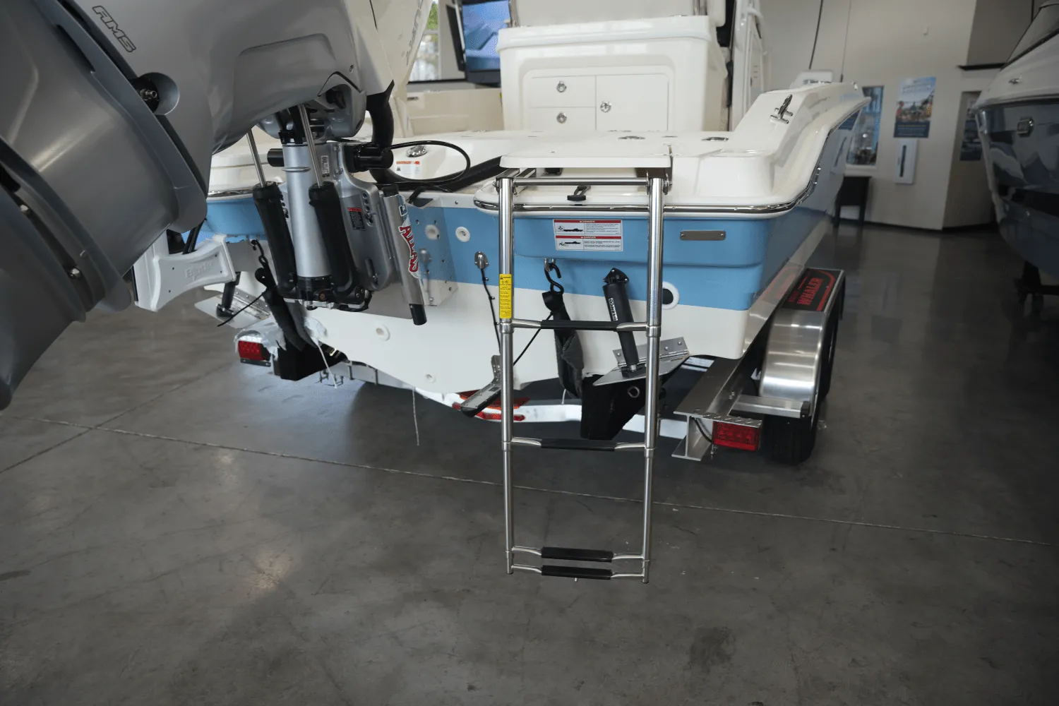 2025 Boston Whaler 250 Dauntless Image Thumbnail #7