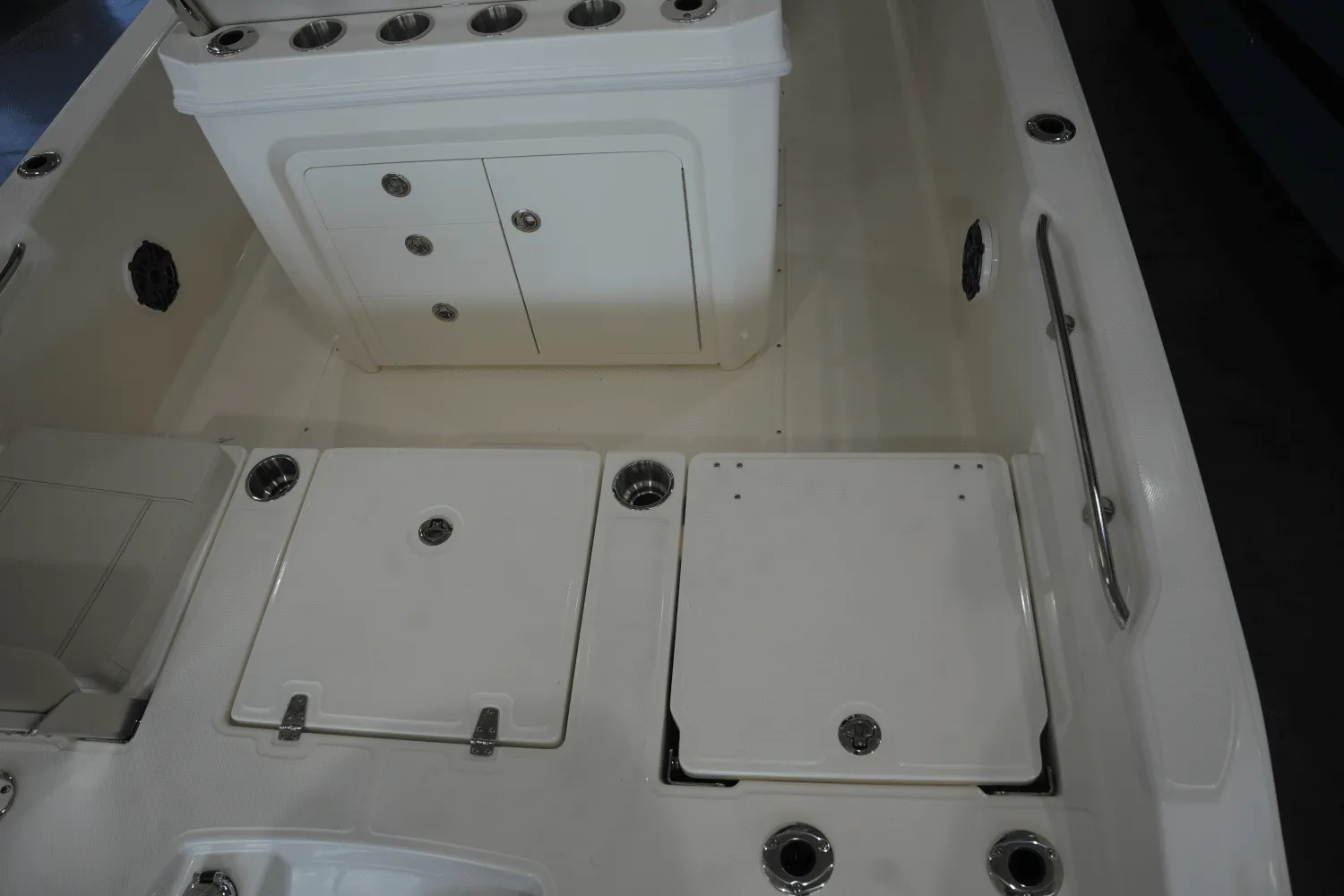 2025 Boston Whaler 250 Dauntless Image Thumbnail #9