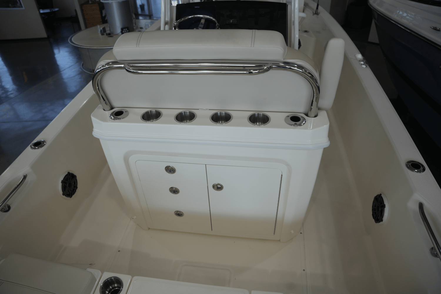 2025 Boston Whaler 250 Dauntless Image Thumbnail #9