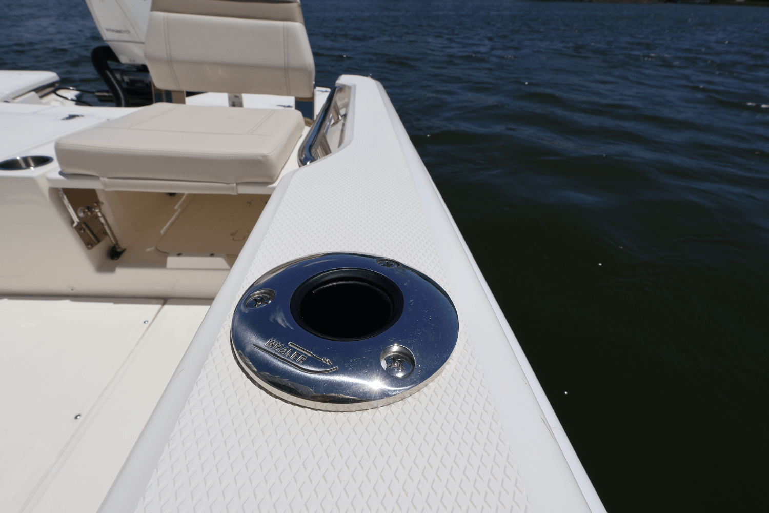 2025 Boston Whaler 250 Dauntless Image Thumbnail #36