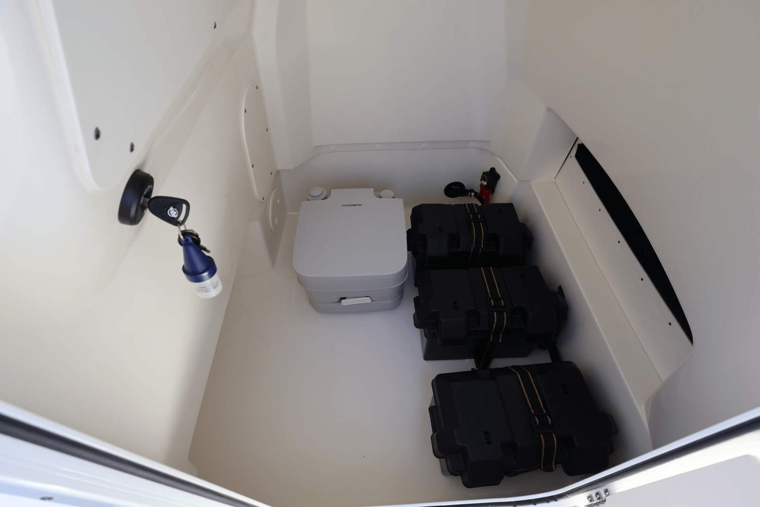 2025 Boston Whaler 250 Dauntless Image Thumbnail #34