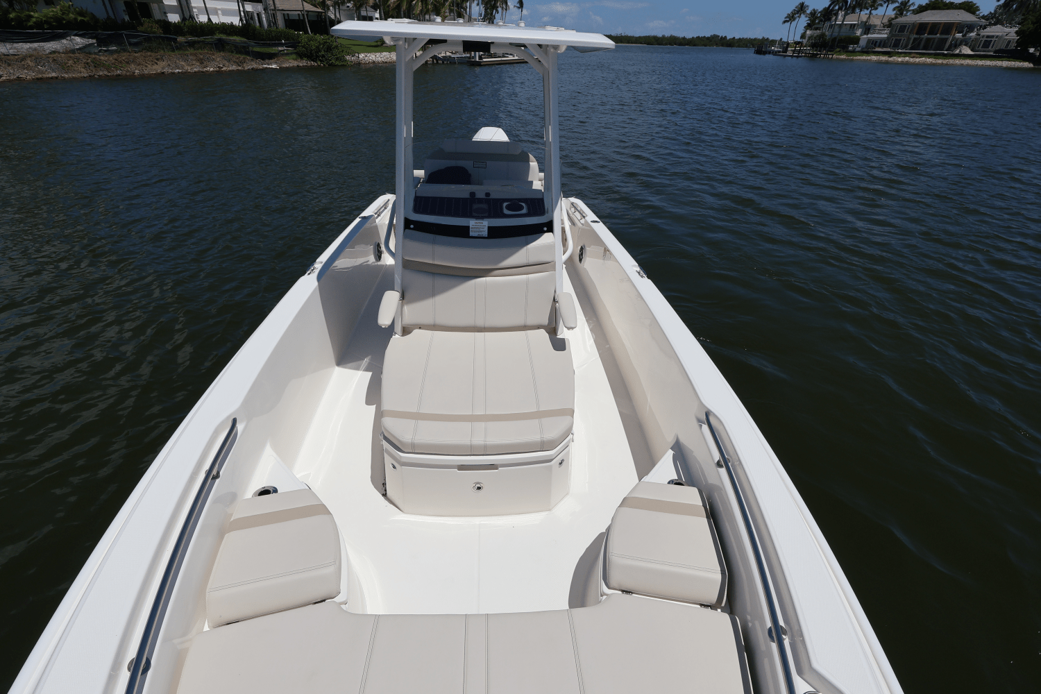 2025 Boston Whaler 250 Dauntless Image Thumbnail #19