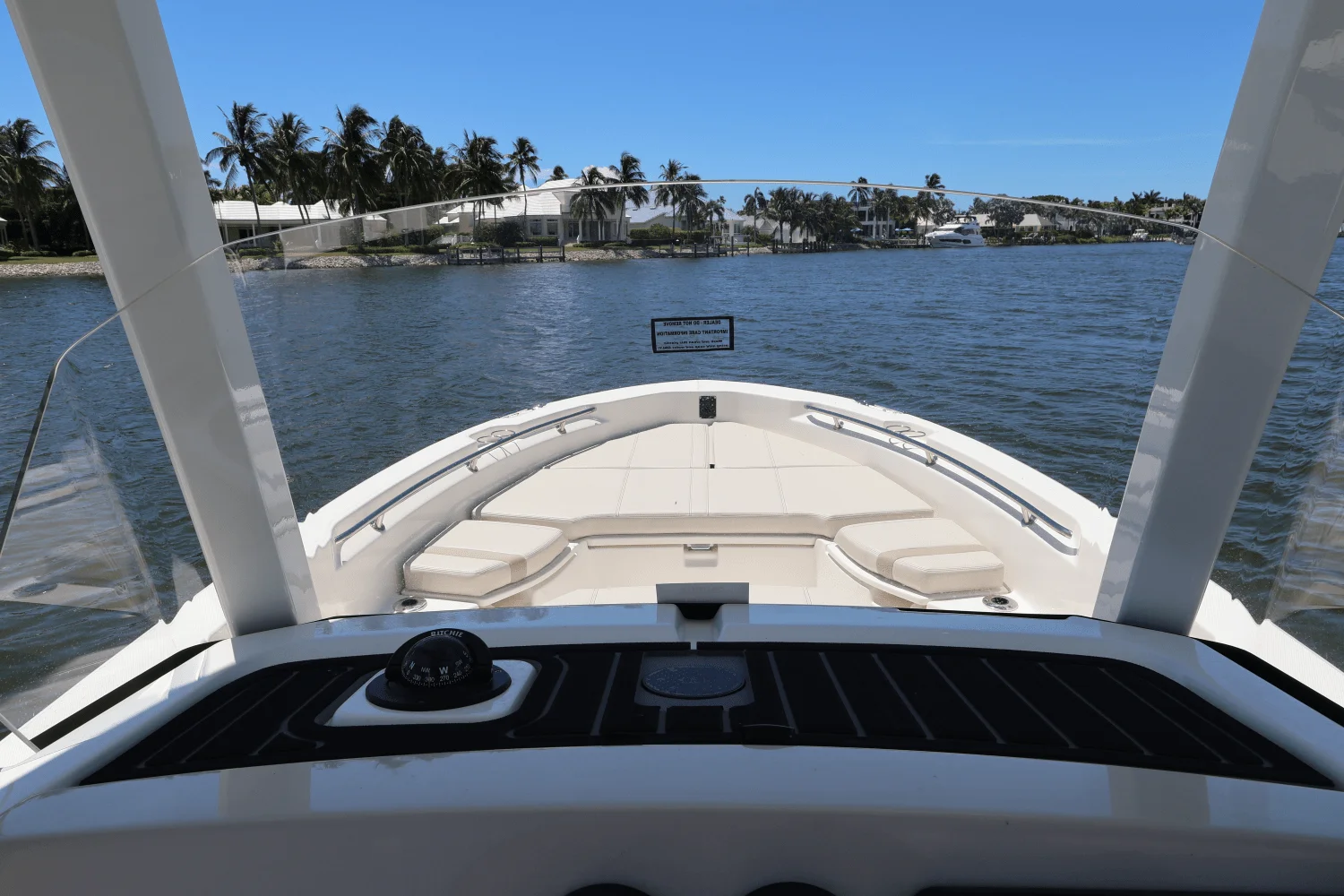 2025 Boston Whaler 250 Dauntless Image Thumbnail #31