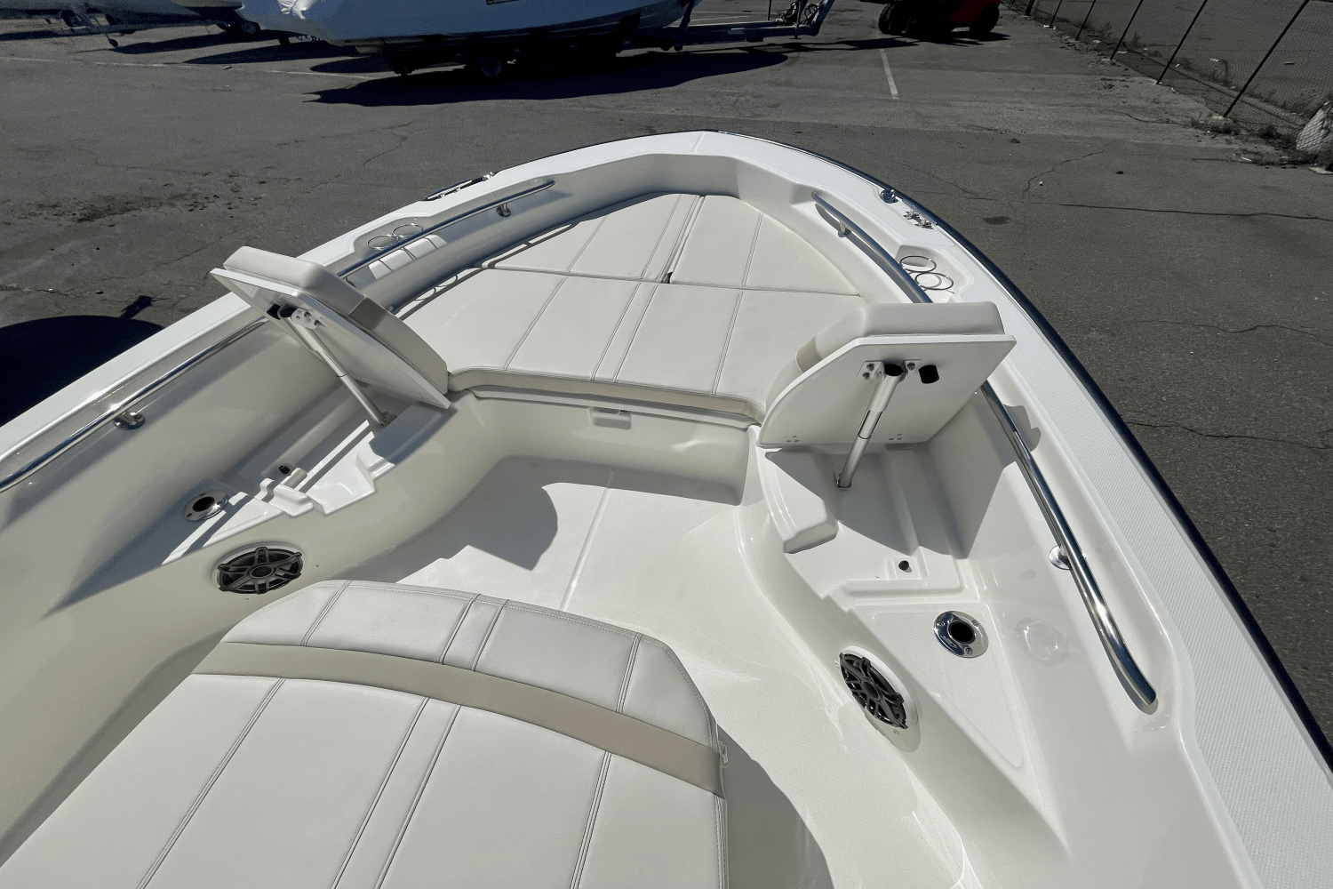 2025 Boston Whaler 250 Dauntless Image Thumbnail #18