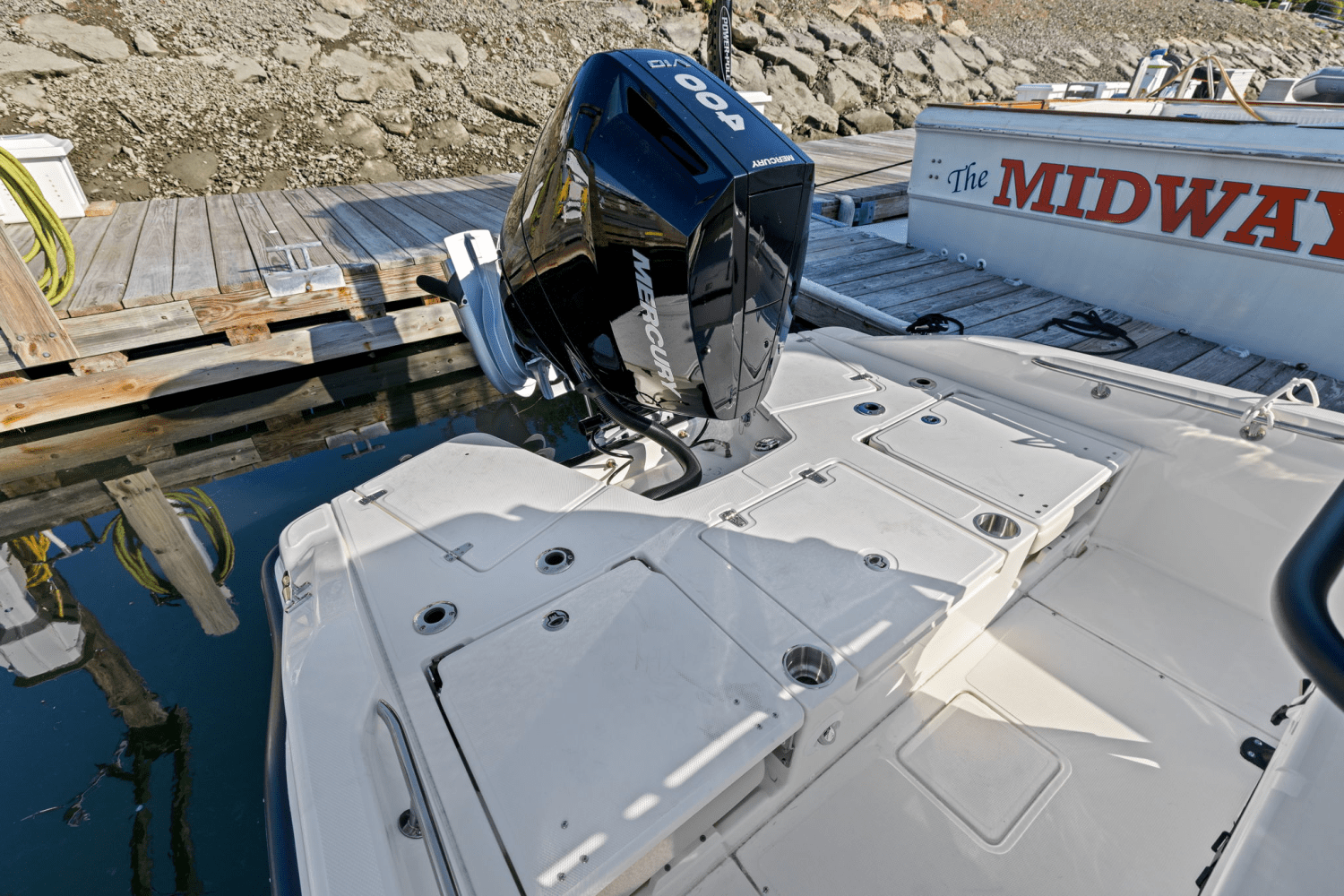 2025 Boston Whaler 250 Dauntless Image Thumbnail #17