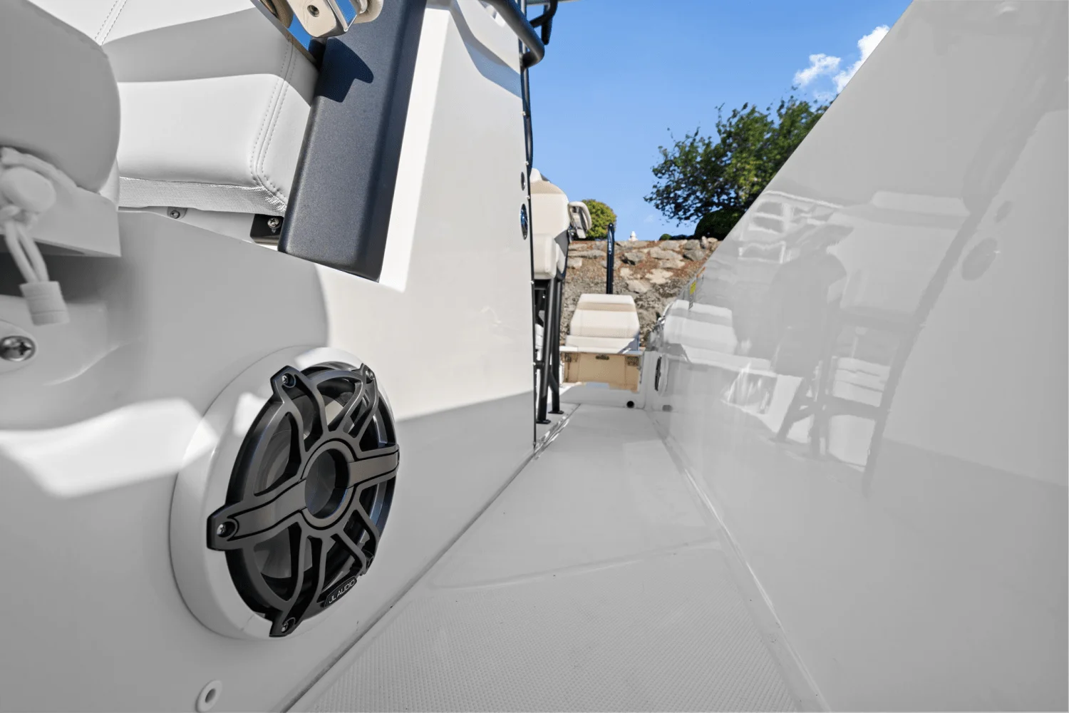 2025 Boston Whaler 250 Dauntless Image Thumbnail #48