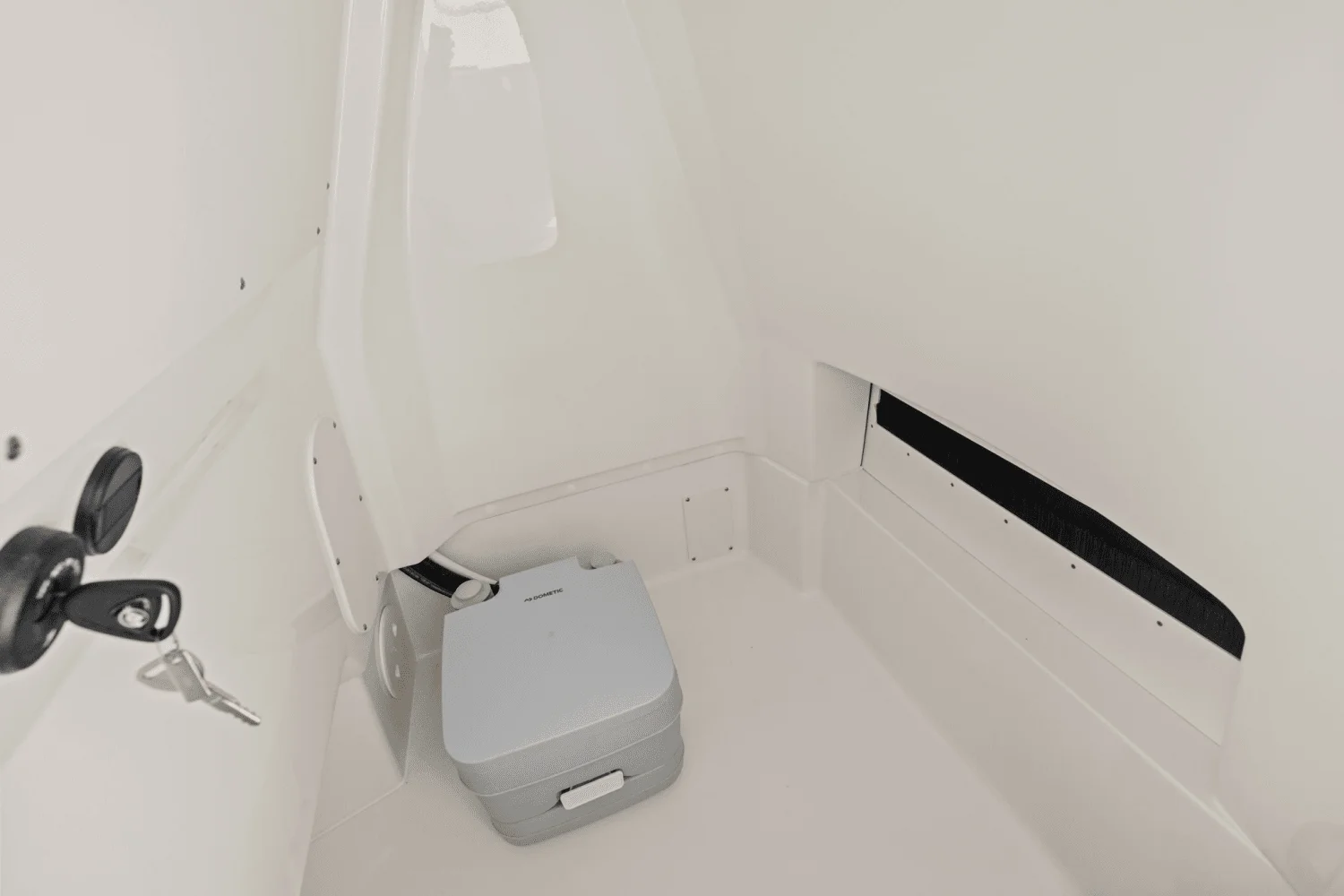 2025 Boston Whaler 250 Dauntless Image Thumbnail #46