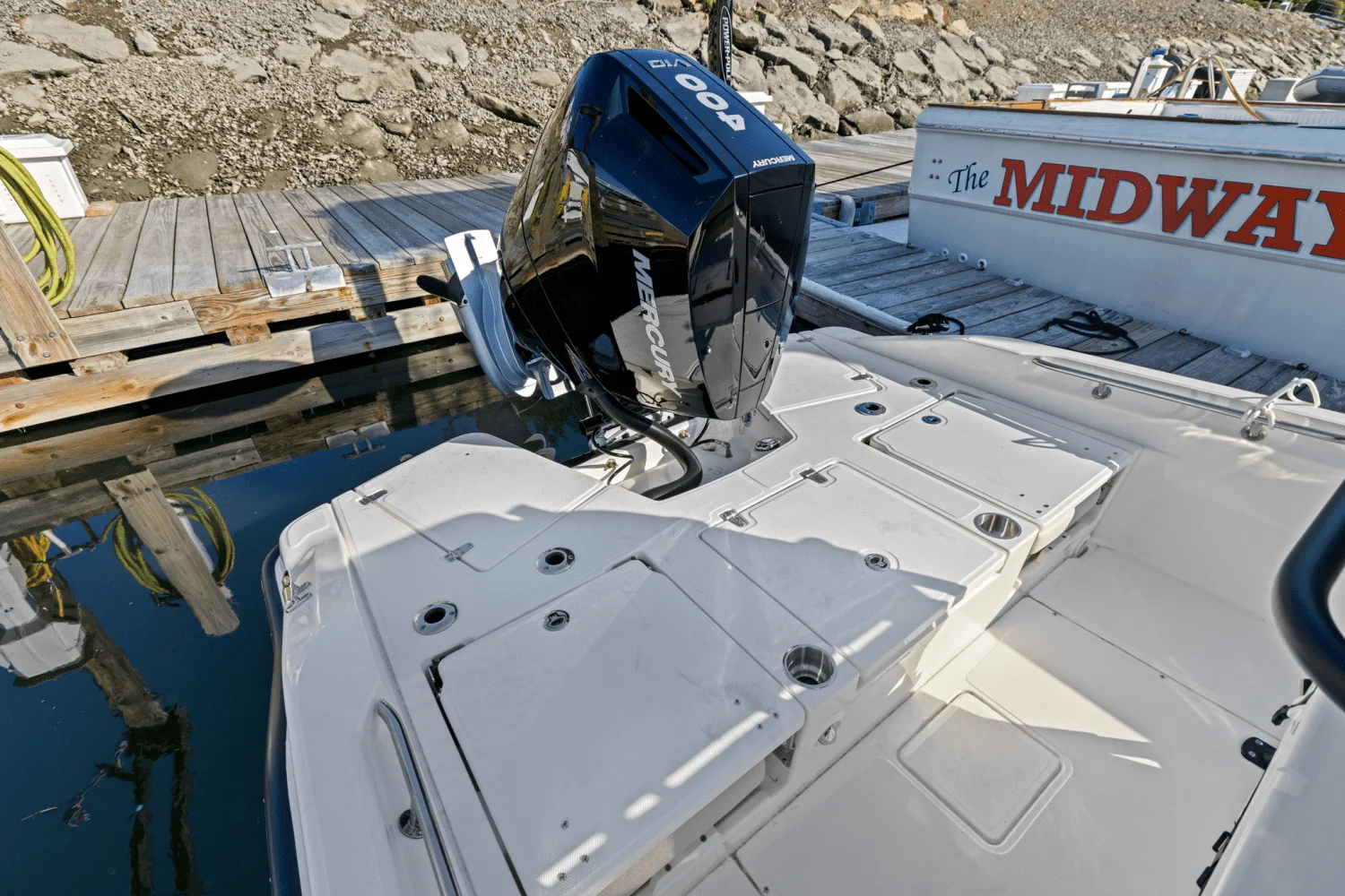 2025 Boston Whaler 250 Dauntless Image Thumbnail #17