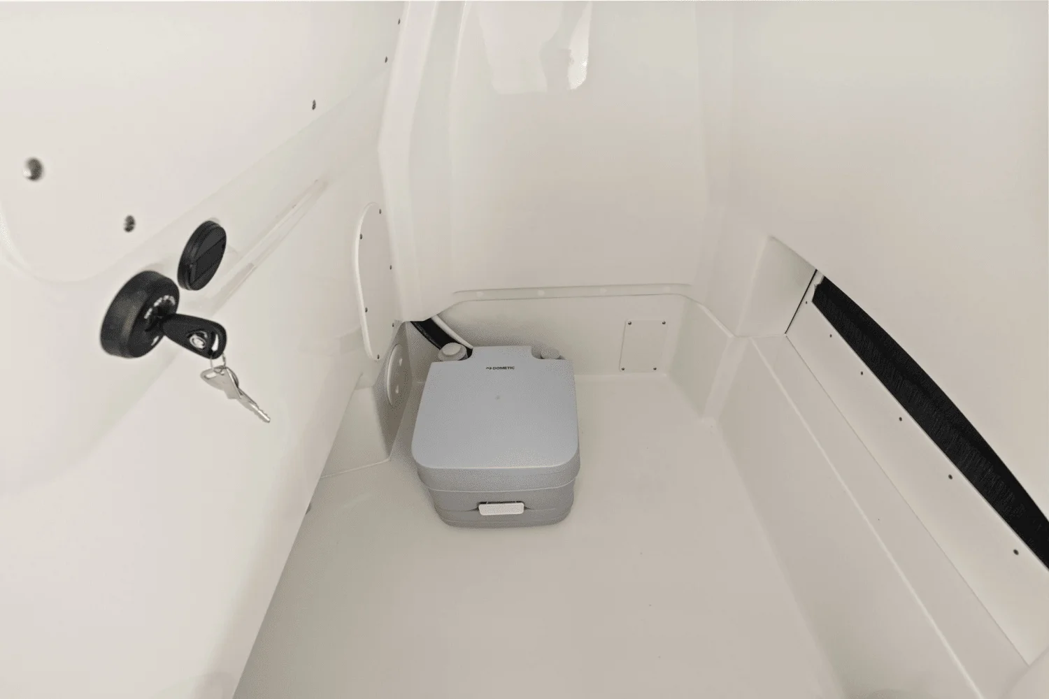 2025 Boston Whaler 250 Dauntless Image Thumbnail #47