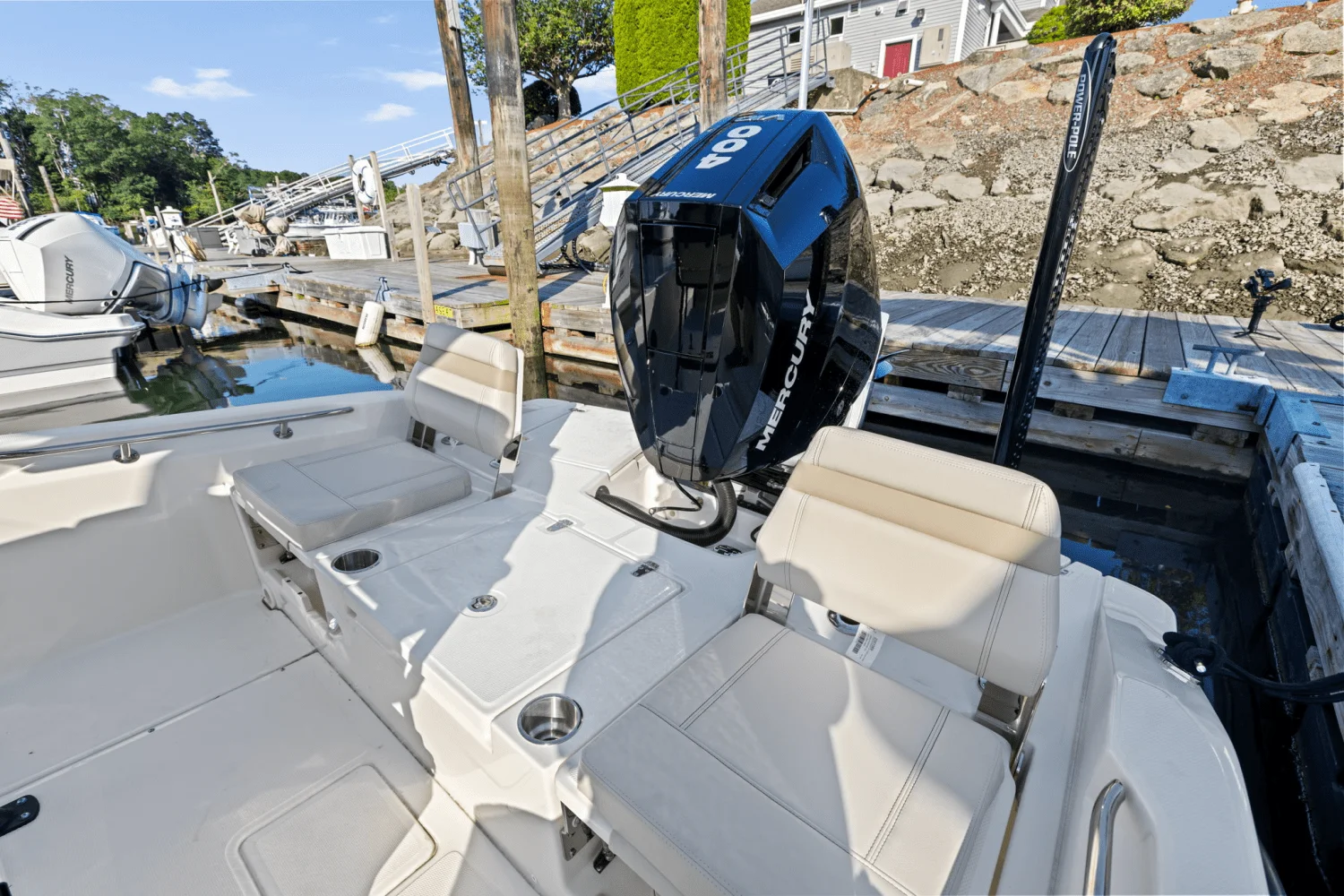 2025 Boston Whaler 250 Dauntless Image Thumbnail #21