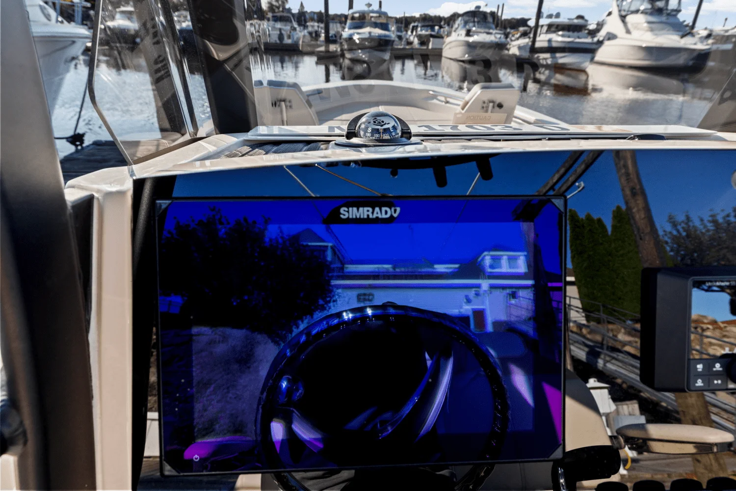 2025 Boston Whaler 250 Dauntless Image Thumbnail #38