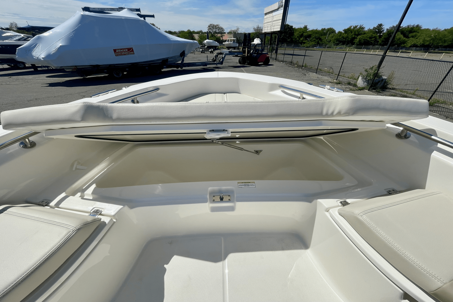 2025 Boston Whaler 250 Dauntless Image Thumbnail #19