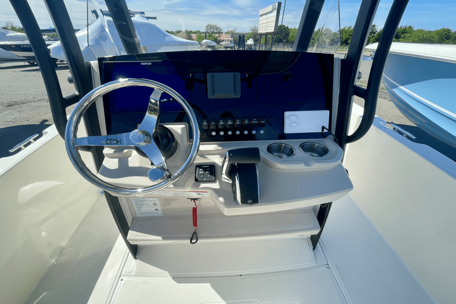 2025 Boston Whaler 250 Dauntless Image Thumbnail #12