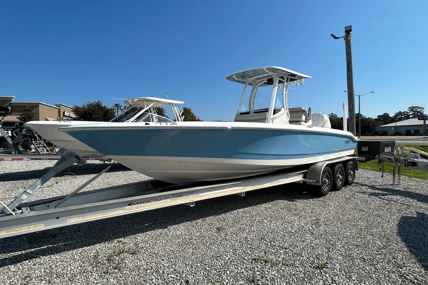 2026 Boston Whaler 250 Dauntless Image Thumbnail #1