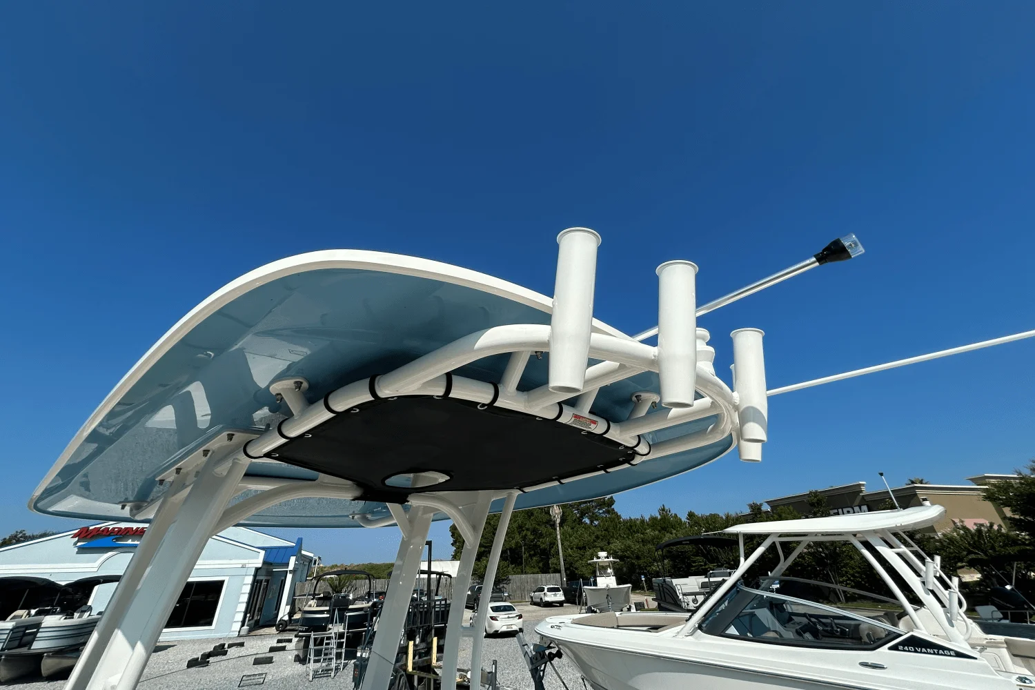 2026 Boston Whaler 250 Dauntless Image Thumbnail #13