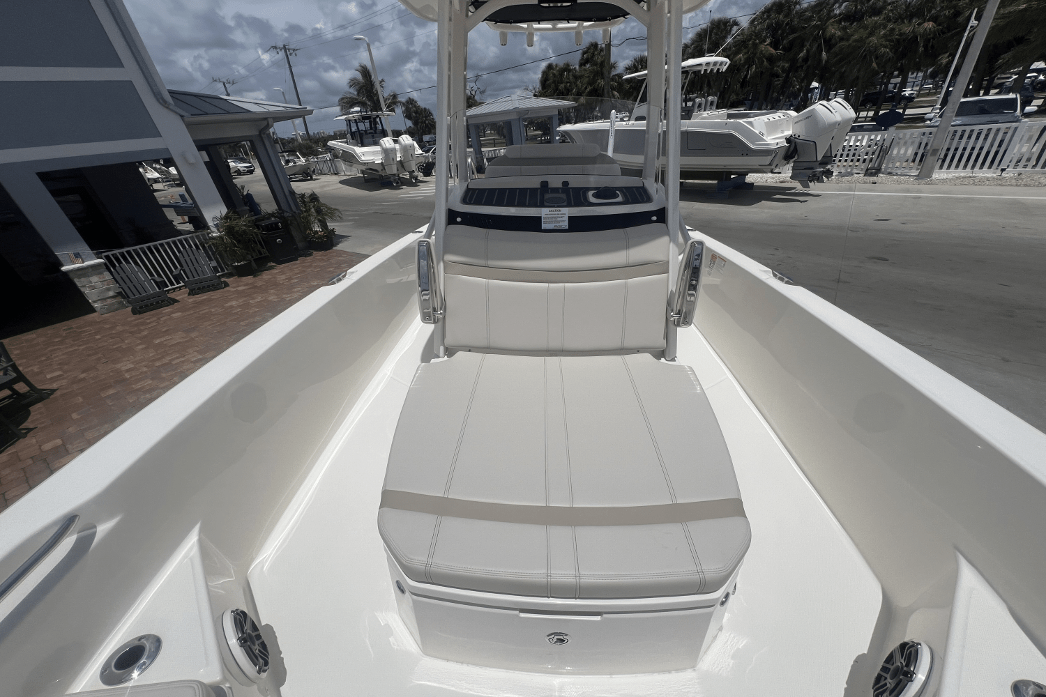 2025 Boston Whaler 250 Dauntless Image Thumbnail #4
