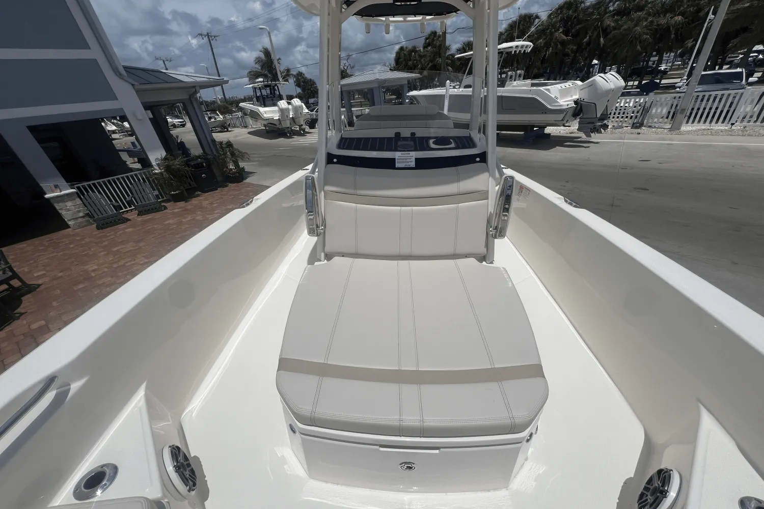 2025 Boston Whaler 250 Dauntless Image Thumbnail #4