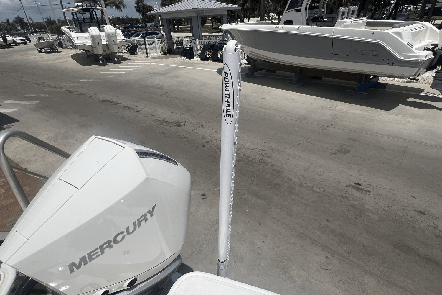 2025 Boston Whaler 250 Dauntless Image Thumbnail #24