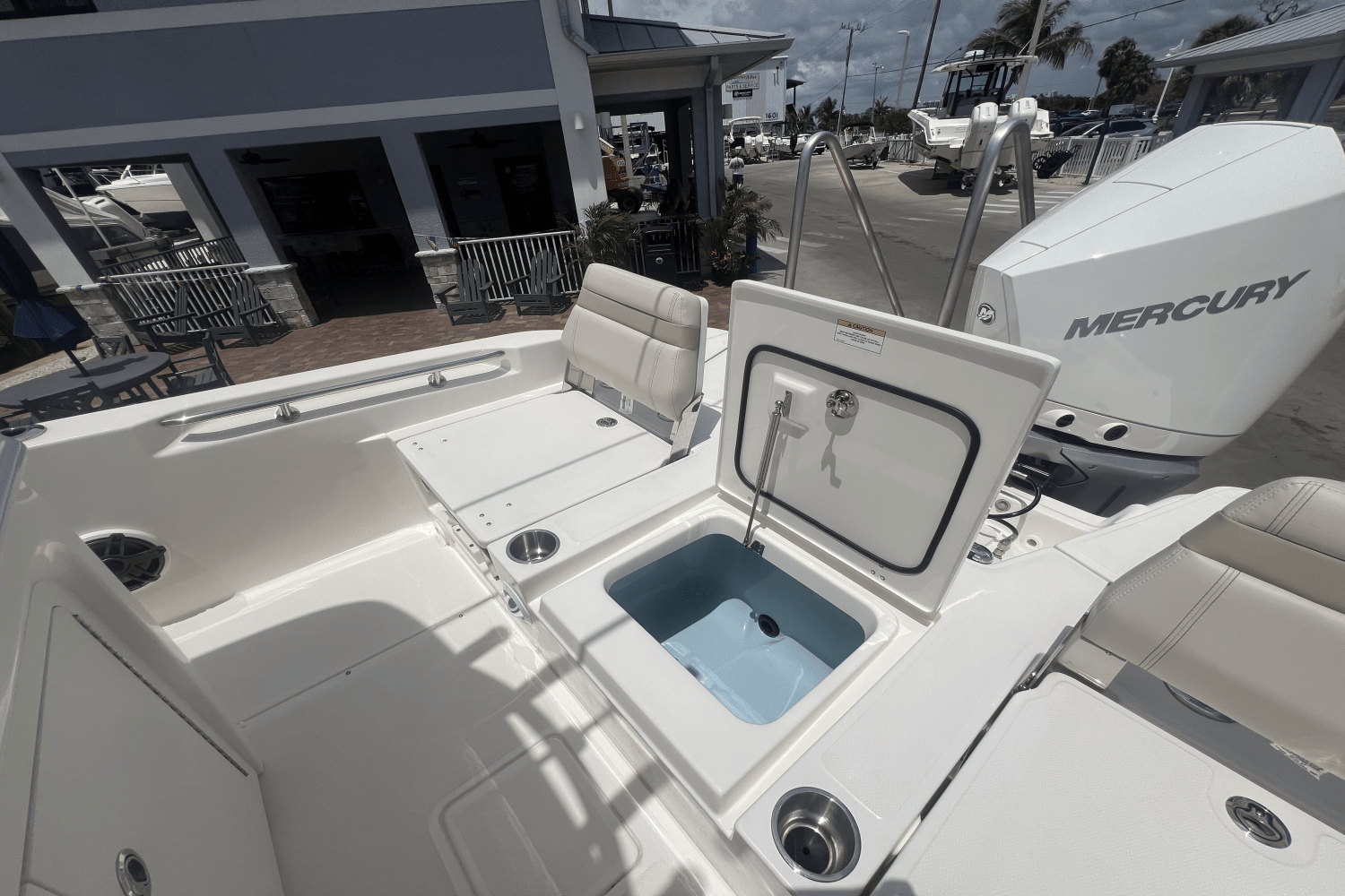 2025 Boston Whaler 250 Dauntless Image Thumbnail #22