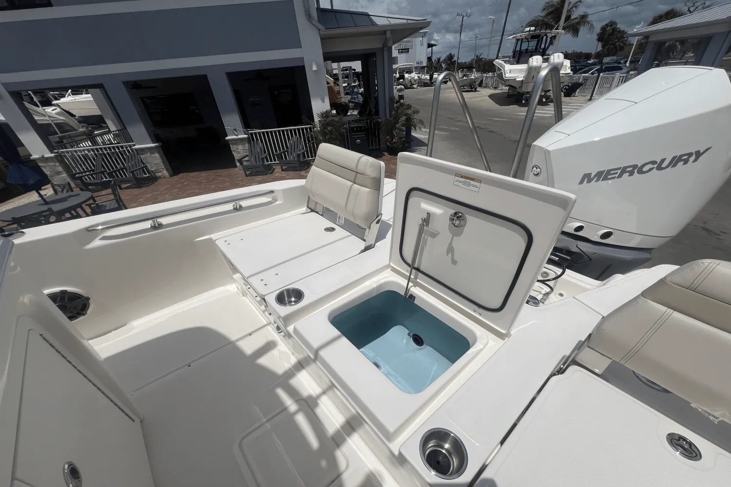 2025 Boston Whaler 250 Dauntless Image Thumbnail #22
