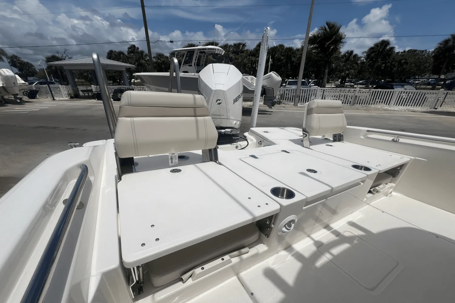 2025 Boston Whaler 250 Dauntless Image Thumbnail #19
