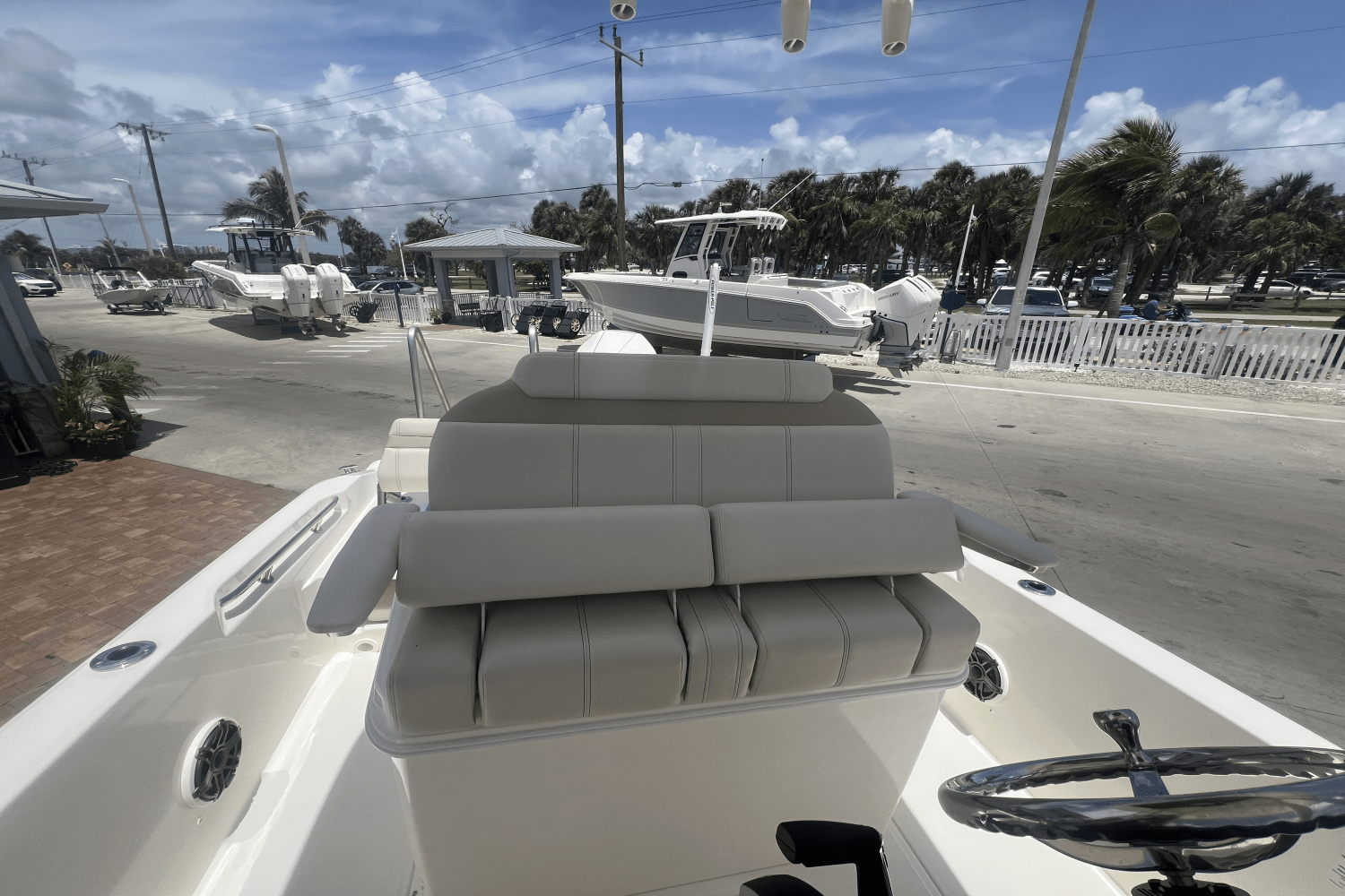 2025 Boston Whaler 250 Dauntless Image Thumbnail #36