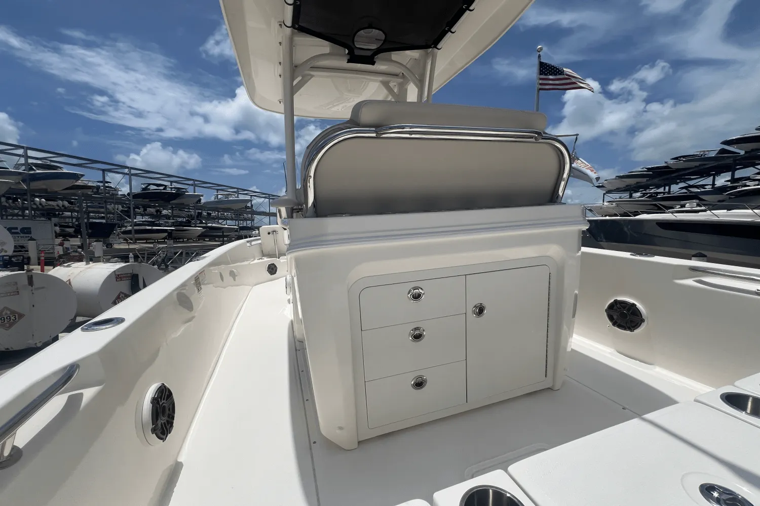 2025 Boston Whaler 250 Dauntless Image Thumbnail #20