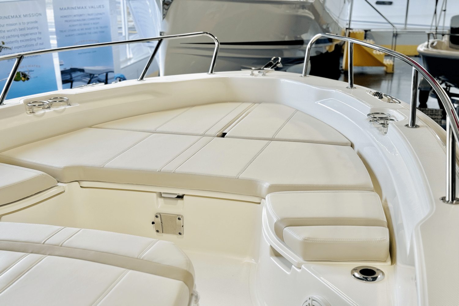 2025 Boston Whaler 250 Dauntless Image Thumbnail #46