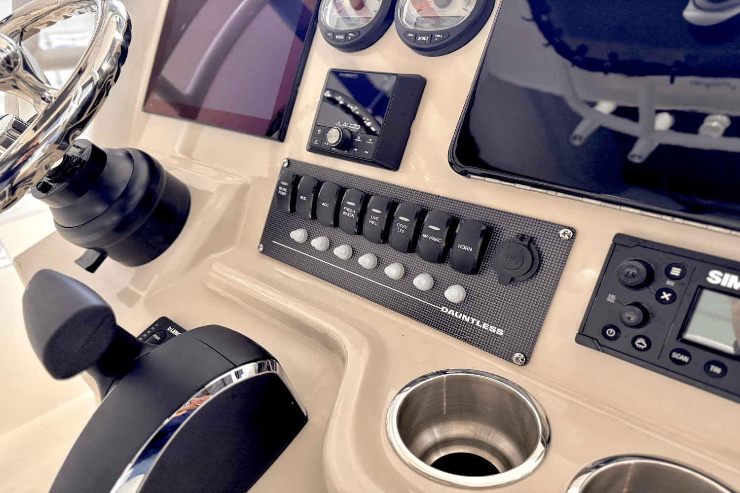 2025 Boston Whaler 250 Dauntless Image Thumbnail #37