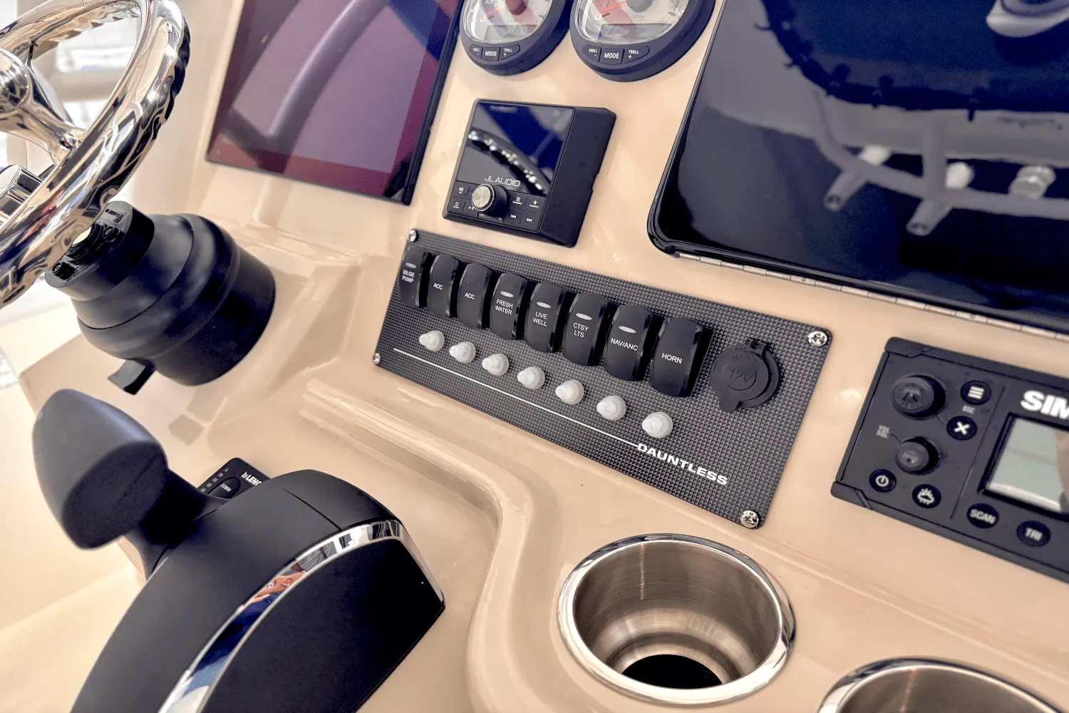 2025 Boston Whaler 250 Dauntless Image Thumbnail #37