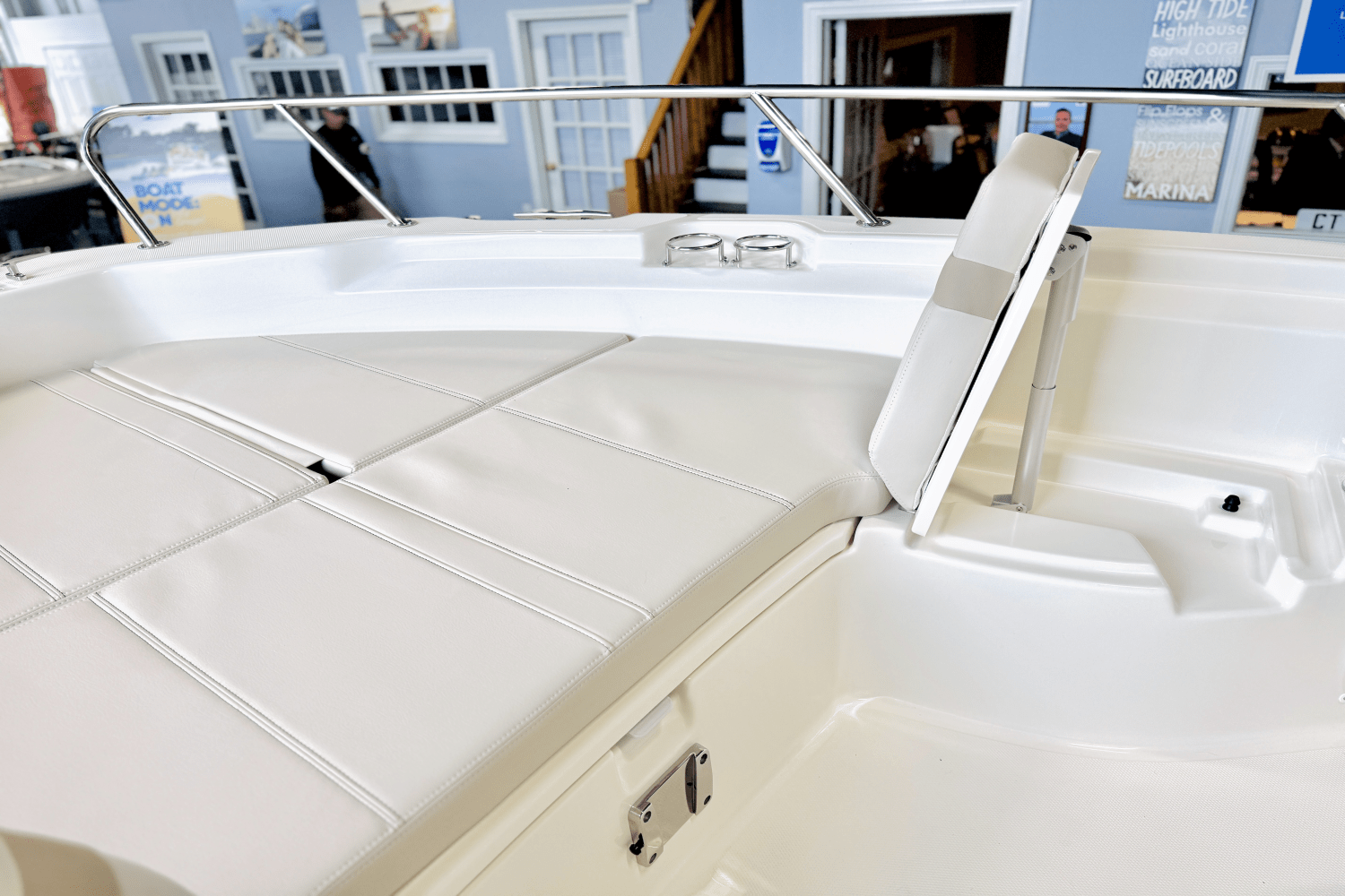 2025 Boston Whaler 250 Dauntless Image Thumbnail #48