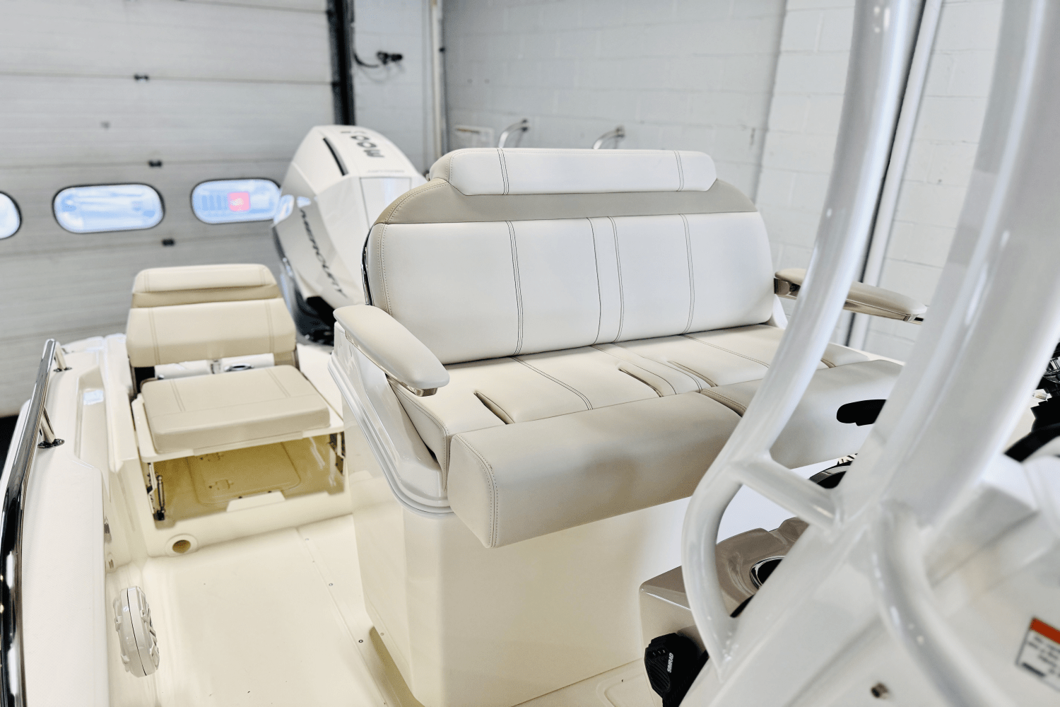 2025 Boston Whaler 250 Dauntless Image Thumbnail #27