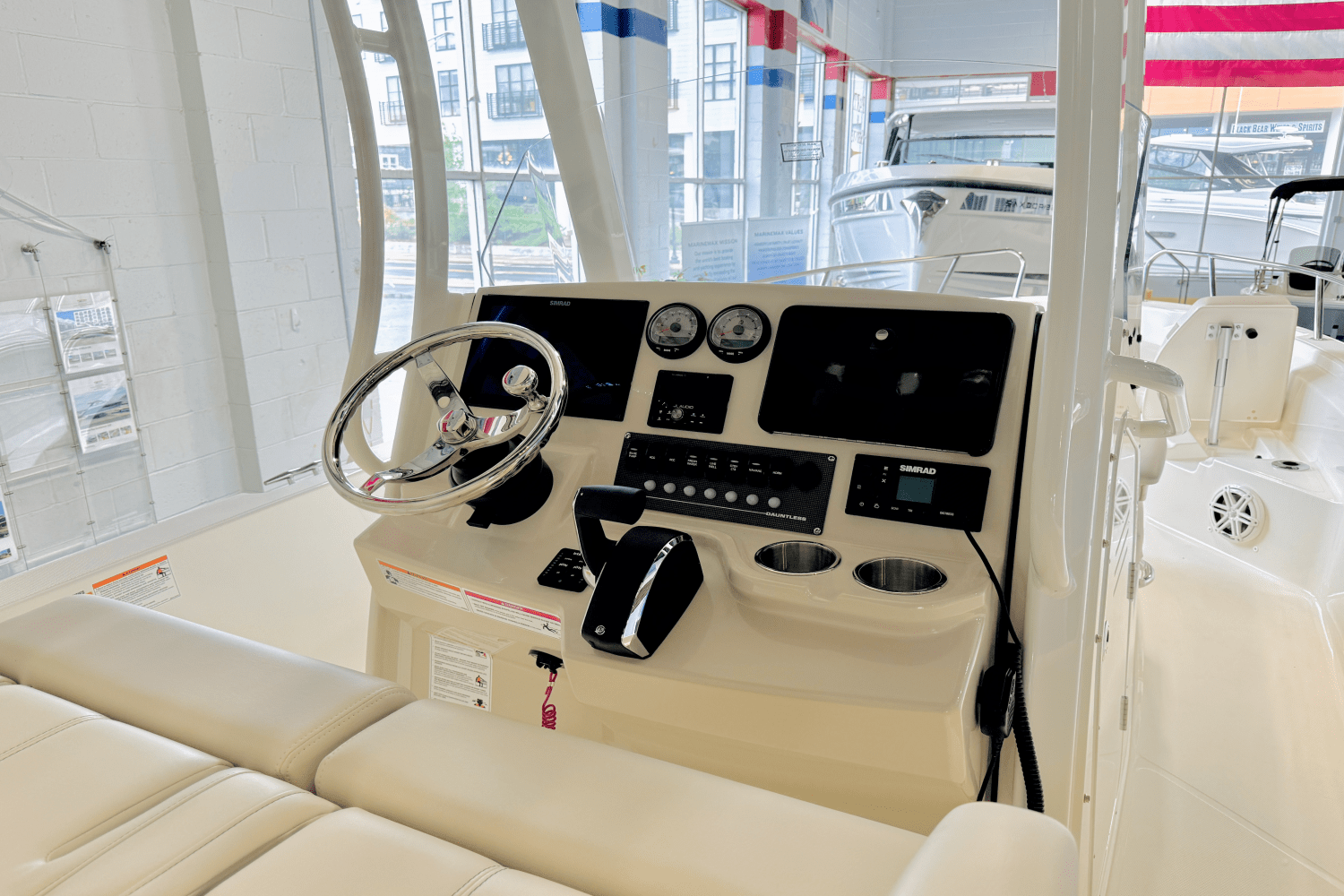 2025 Boston Whaler 250 Dauntless Image Thumbnail #33