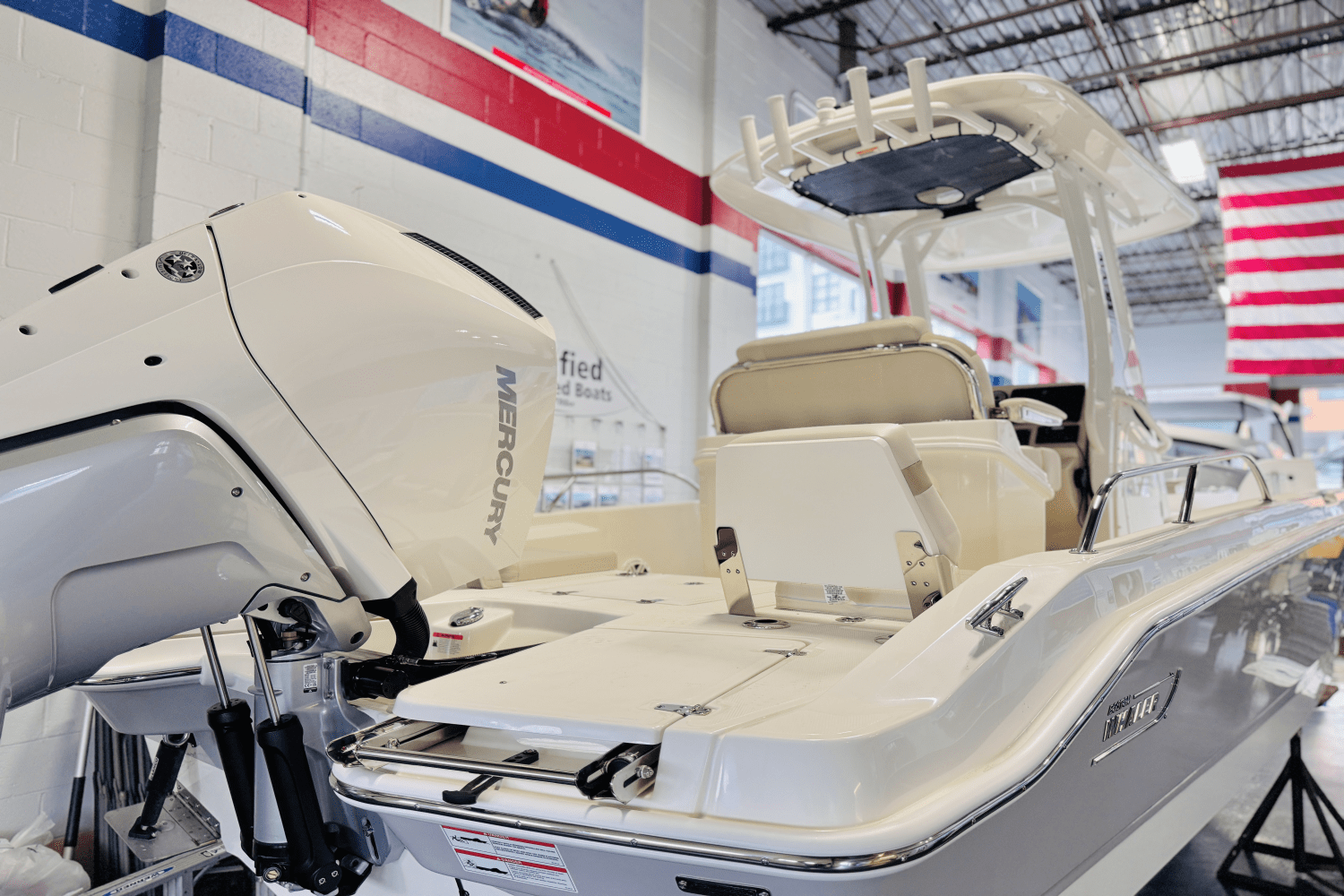 2025 Boston Whaler 250 Dauntless Image Thumbnail #13