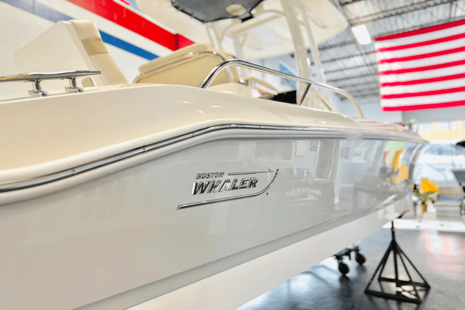 2025 Boston Whaler 250 Dauntless Image Thumbnail #10