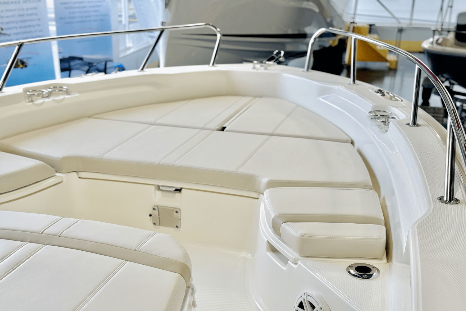 2025 Boston Whaler 250 Dauntless Image Thumbnail #45