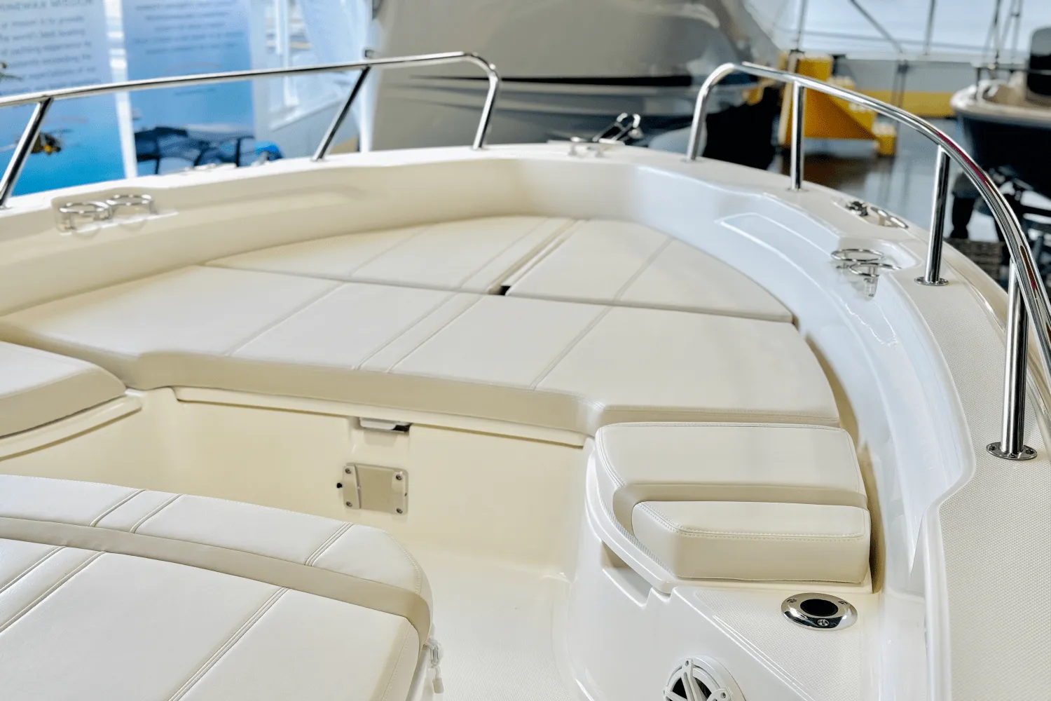 2025 Boston Whaler 250 Dauntless Image Thumbnail #45